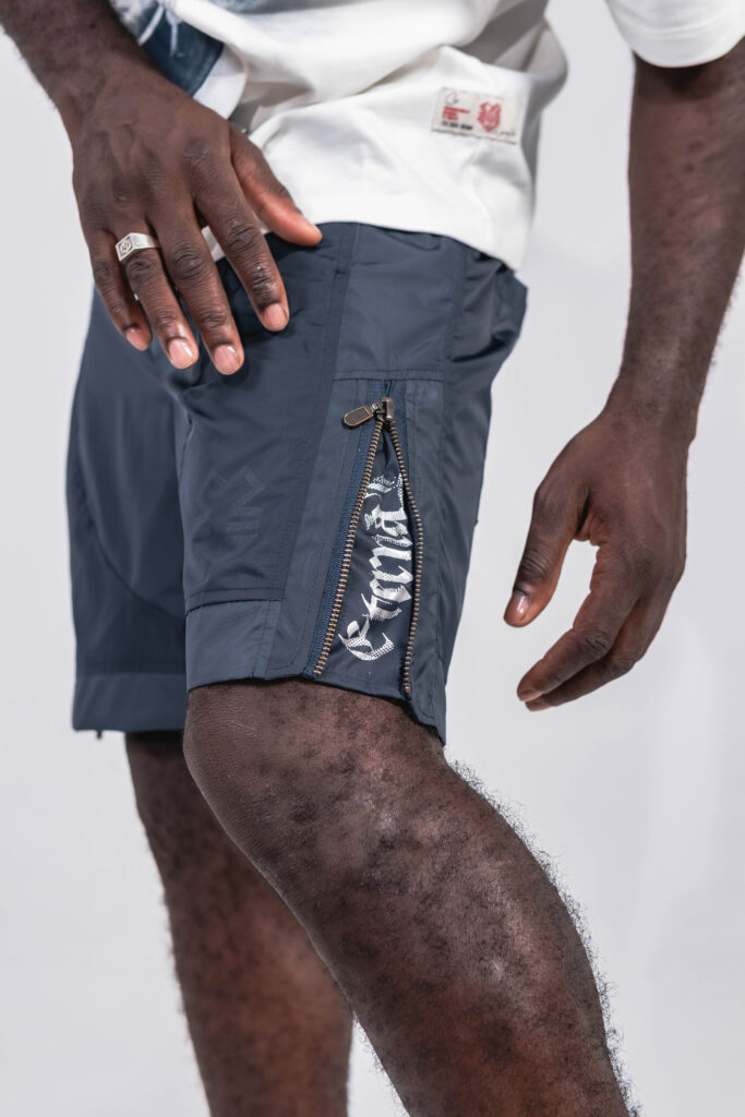 Bermuda en tonos azules - Image 4