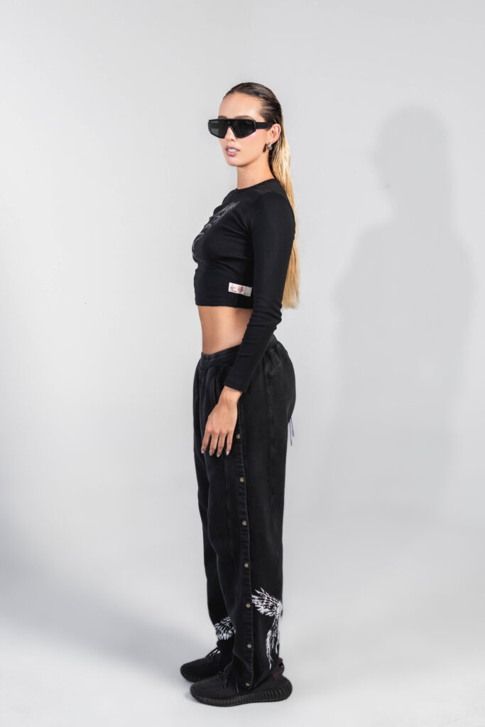 Blusa crop negra - Image 3