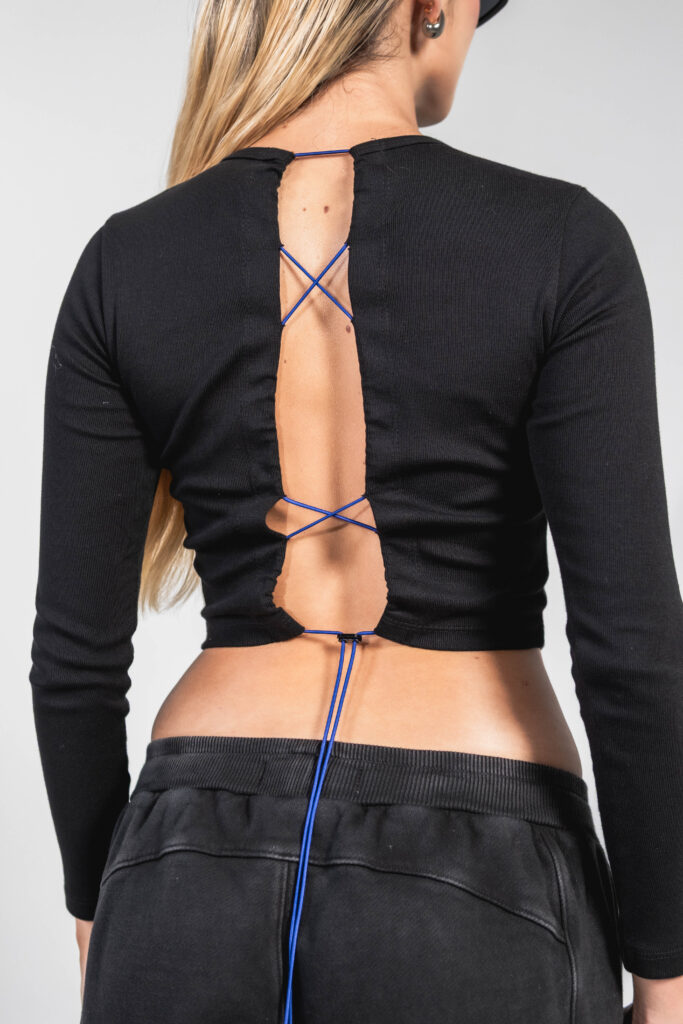 Blusa crop negra - Image 5