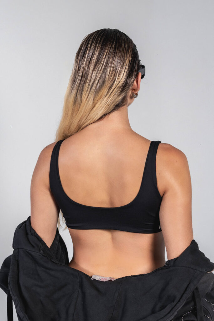 Crop top negro - Image 2