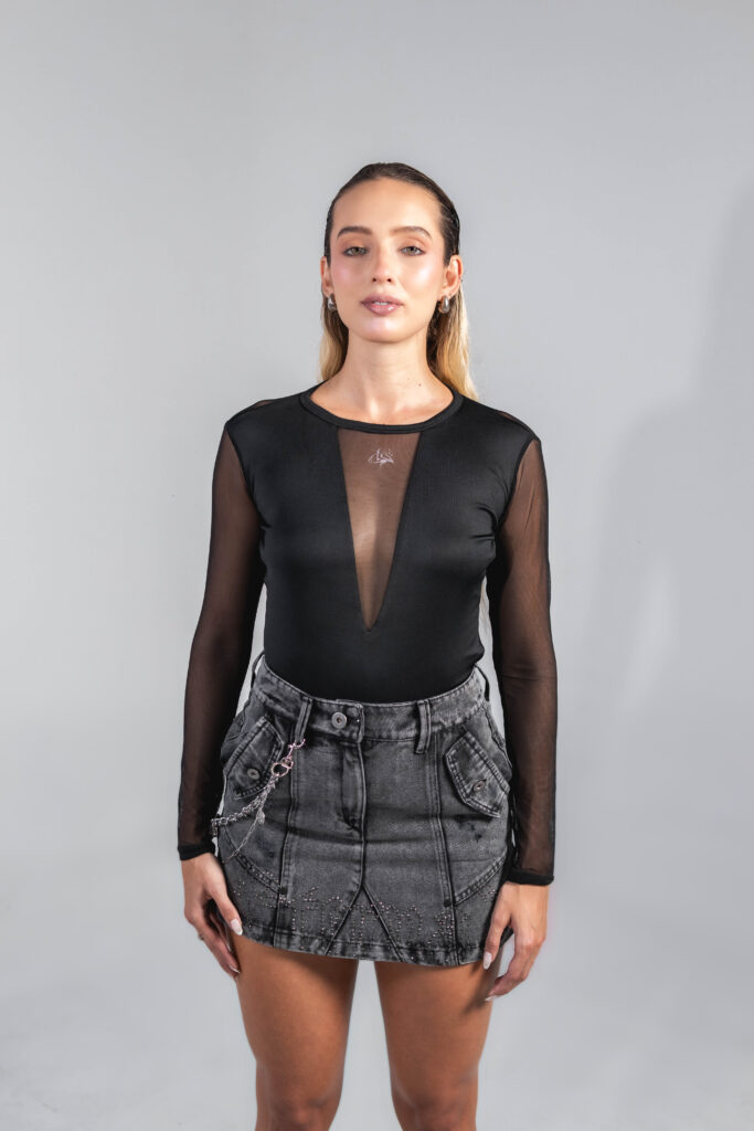 Blusa en malla negra - Image 3