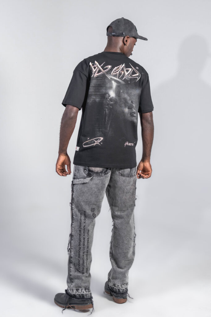 Camiseta negra en algodón - Image 4