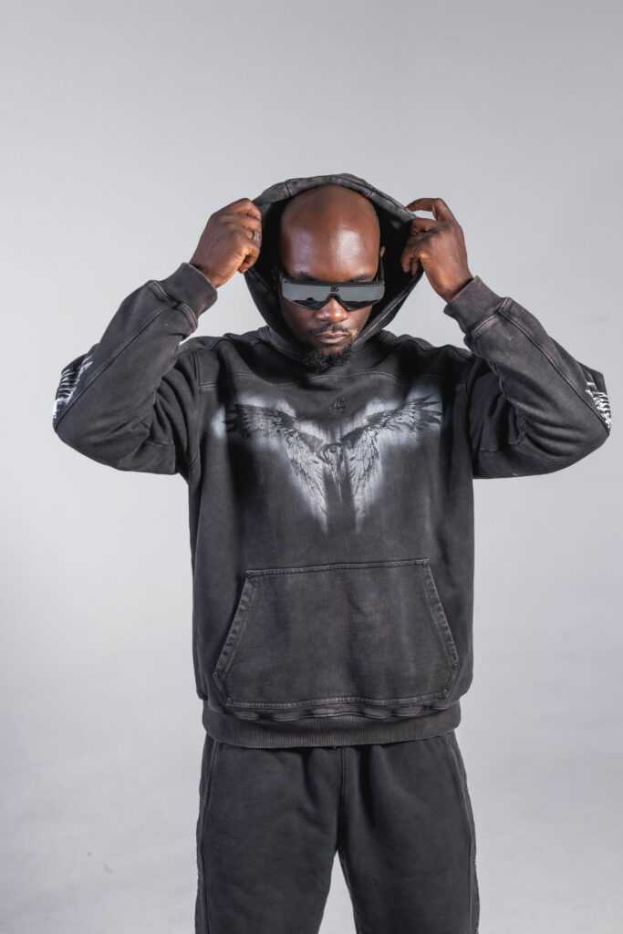 Buzo en tono gris oscuro/negro - Image 3