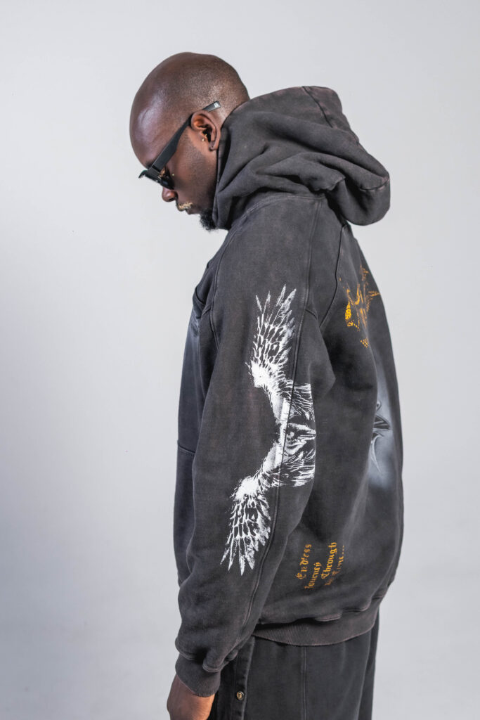 Buzo en tono gris oscuro/negro - Image 4