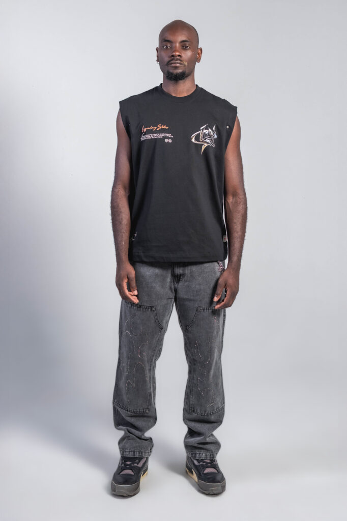 Camiseta negra manga sisa en algodón